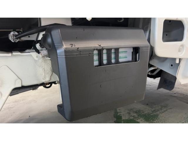 ハイゼットトラックＥＸＴダイハツ認定中古車ｌ純正ナビｌキーレスｌ作業灯ｌマニュアルｌ四駆ｌデフロックｌ工具箱ｌエアコンｌパワーウィンドウｌマルチフックｌ保証／整備付（茨城県）の中古車