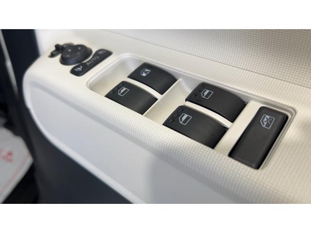 ムーヴキャンバスストライプスＧダイハツ認定中古車ｌ保証／整備付ｌ低走行ｌ両側電動スライドドアｌ電動パーキングブレーキｌシートヒーターｌオートエアコンｌスマートアシスト（茨城県）の中古車