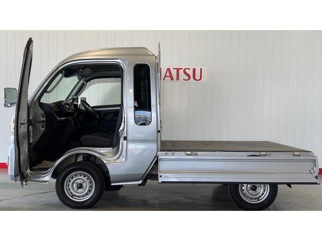 ハイゼットトラックジャンボＳＡIIIｔダイハツ認定中古車ｌ４ＡＴｌ４ＷＤｌＣＤラジオｌ荷台ライトｌエアバッグｌエアコンｌコーナーセンサーｌスマートアシストｌ保証／整備付（茨城県）の中古車