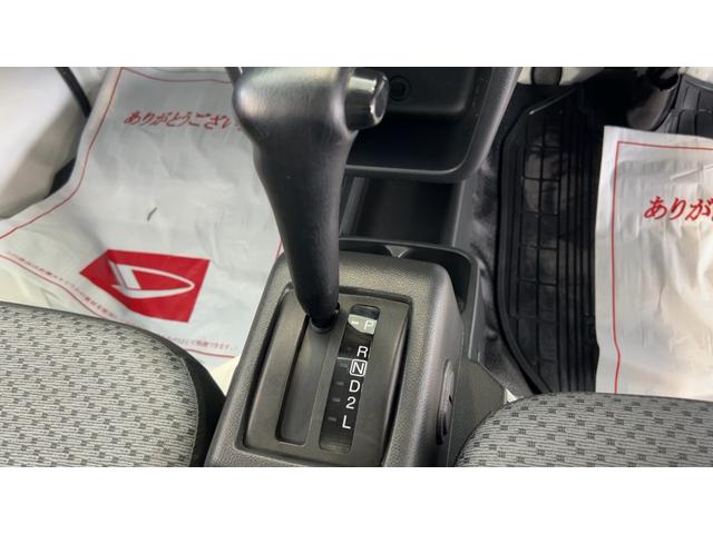 キャリイトラックKCエアコン・パワステダイハツ認定中古車lオートマ車l4WDlエアコンlパワステlエアバッグlテールゲートチェーンlシガーライターl保証/整備付(茨城県)の中古車