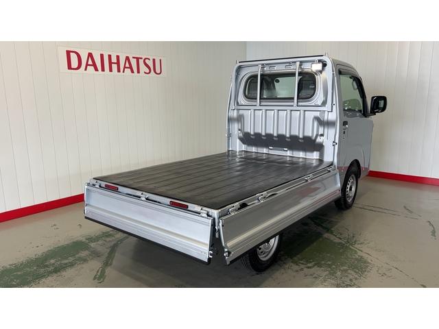 ハイゼットトラックスタンダード　農用スペシャルダイハツ認定中古車ｌＣＶＴｌ電子制御４ＷＤｌスーパーデフロックｌＬＥＤヘッドライトｌフォグランプｌＡＢＳｌ荷台ライトｌエアバッグｌエアコンｌコーナーセンサーｌスマートアシストｌ保証／整備付（茨城県）の中古車