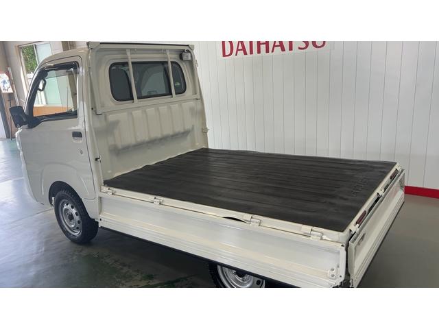 ハイゼットトラックスタンダード　農用スペシャルダイハツ認定中古車ｌ５ＭＴｌ４ＷＤｌＨｉ−Ｌｏｗ切り替えｌ駆動力確保機能ｌＡＢＳｌ荷台ライトｌエアバッグｌエアコンｌ保証／整備付（茨城県）の中古車