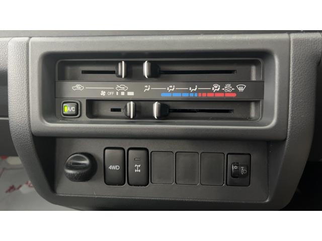 ハイゼットトラックスタンダード　農用スペシャルダイハツ認定中古車ｌ５ＭＴｌ４ＷＤｌＨｉ−Ｌｏｗ切り替えｌ駆動力確保機能ｌＡＢＳｌ荷台ライトｌエアバッグｌエアコンｌ保証／整備付（茨城県）の中古車