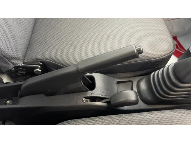 ハイゼットトラックスタンダード　農用スペシャルダイハツ認定中古車ｌ５ＭＴｌ４ＷＤｌＨｉ−Ｌｏｗ切り替えｌ駆動力確保機能ｌＡＢＳｌ荷台ライトｌエアバッグｌエアコンｌ保証／整備付（茨城県）の中古車