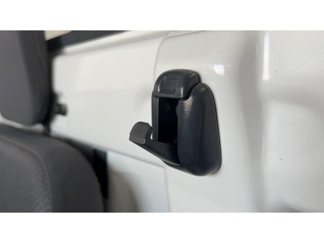 ハイゼットトラックスタンダードダイハツ認定中古車ｌハロゲンヘッドランプｌＡＴｌ４ＷＤｌＡＢＳｌエアバッグｌマニュアルエアコンｌＡＭ・ＦＭラジオｌ保証／整備付（茨城県）の中古車
