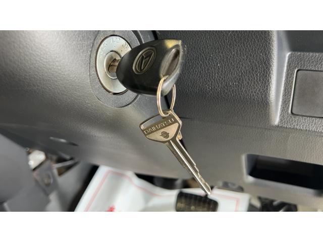ハイゼットトラックスタンダードダイハツ認定中古車ｌハロゲンヘッドランプｌＡＴｌ４ＷＤｌＡＢＳｌエアバッグｌマニュアルエアコンｌＡＭ・ＦＭラジオｌ保証／整備付（茨城県）の中古車