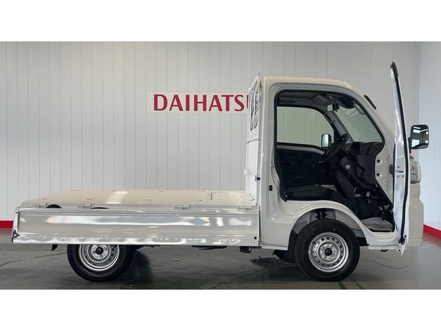 ハイゼットトラックスタンダード　農用スペシャルダイハツ認定中古車ｌＣＶＴｌ４ＷＤｌＡＢＳｌ荷台ライトｌエアバッグｌエアコンｌコーナーセンサーｌスマートアシストｌ保証／整備付（茨城県）の中古車