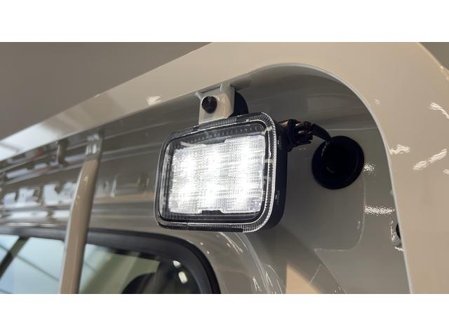 ハイゼットトラックスタンダード　農用スペシャルダイハツ認定中古車ｌＣＶＴｌ４ＷＤｌＨｉ−Ｌｏｗ切り替えｌＡＢＳｌ荷台ライトｌエアバッグｌエアコンｌコーナーセンサーｌスマートアシストｌ保証／整備付（茨城県）の中古車