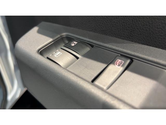 ハイゼットカーゴDXダイハツ認定中古車lキーレスlコーナーセンサーlスマートアシストlABSlエアバッグlエアコンlパワーウィンドウlリアスモークガラスl保証/整備付(茨城県)の中古車