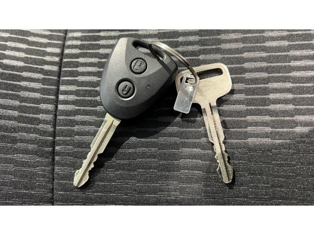 ハイゼットカーゴDXダイハツ認定中古車lキーレスlコーナーセンサーlスマートアシストlABSlエアバッグlエアコンlパワーウィンドウlリアスモークガラスl保証/整備付(茨城県)の中古車
