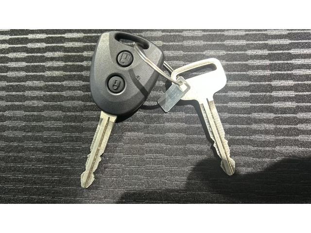 ハイゼットカーゴDXダイハツ認定中古車lCVTlキーレスエントリーlコーナーセンサーlスマートアシストlABSlエアバッグlマニュアルエアコンlパワーウィンドウlリアスモークガラスlAMラジオl保証/整備付(茨城県)の中古車