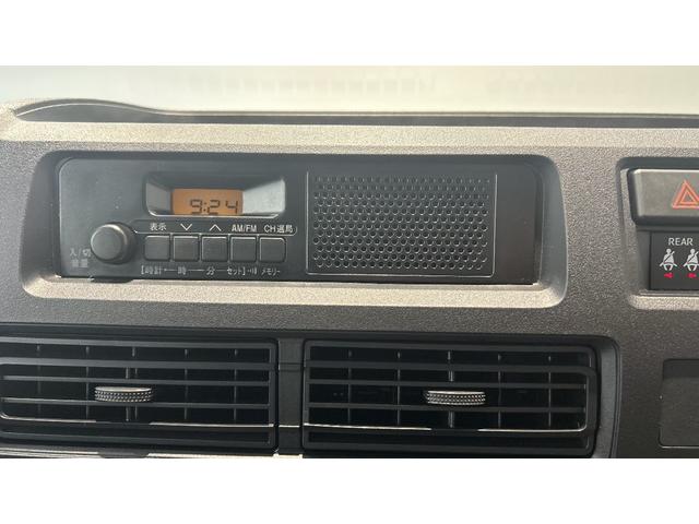 ハイゼットカーゴDXダイハツ認定中古車lCVTlキーレスエントリーlコーナーセンサーlスマートアシストlABSlエアバッグlマニュアルエアコンlパワーウィンドウlリアスモークガラスlAMラジオl保証/整備付(茨城県)の中古車