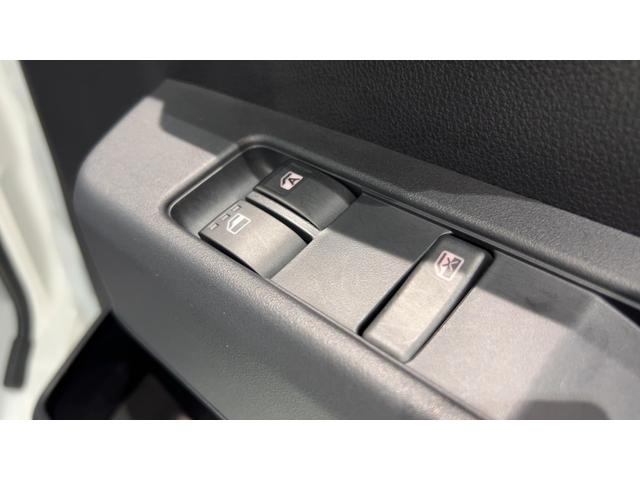 ハイゼットカーゴDXダイハツ認定中古車lCVTlキーレスエントリーlコーナーセンサーlスマートアシストlABSlエアバッグlマニュアルエアコンlパワーウィンドウlリアスモークガラスlAMラジオl保証/整備付(茨城県)の中古車