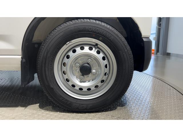 ハイゼットカーゴDXダイハツ認定中古車lCVTlキーレスエントリーlコーナーセンサーlスマートアシストlABSlエアバッグlマニュアルエアコンlパワーウィンドウlリアスモークガラスlAMラジオl保証/整備付(茨城県)の中古車
