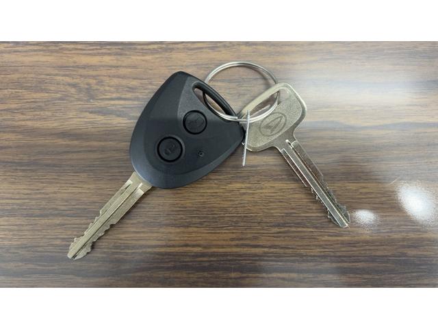 ハイゼットカーゴDXダイハツ認定中古車lCVTlキーレスエントリーlコーナーセンサーlスマートアシストlABSlエアバッグlマニュアルエアコンlパワーウィンドウlリアスモークガラスlAMラジオl保証/整備付(茨城県)の中古車