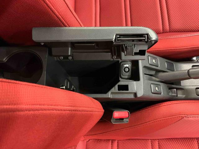 コペンローブ　２ＷＤオープンカー・ＬＥＤヘッドライト・プッシュスタートボタン・アイドリングストップ・センターカップホルダー・オートエアコン・電動格納式ドアミラー（群馬県）の中古車