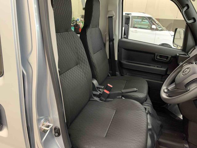 ハイゼットカーゴDX 2WDオートライト・オートマチックハイビーム・キーレスエントリー・アイドリングストップ・AMFMラジオ・マニュアルエアコン・水平格納式リヤシート・スマートアシスト(群馬県)の中古車