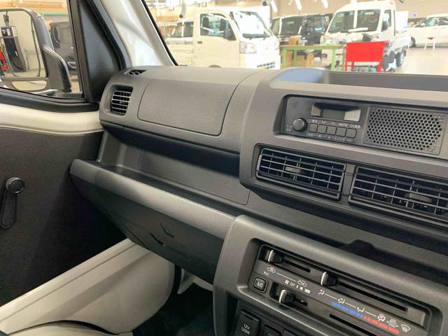 ハイゼットトラックスタンダード 4WDオートライト・オートマチックハイビーム・AMFMラジオ・キーレスエントリー・アイドリングストップ・マニュアルエアコン・スマートアシスト(群馬県)の中古車