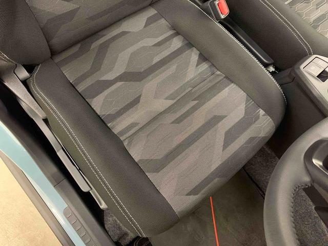 タフトＧ　ダーククロムベンチャー　２ＷＤＬＥＤヘッドライト・オートライト・オートマチックハイビーム・プッシュスタートボタン・アイドリングストップ・シートヒーター・オートエアコン・電動パーキングブレーキ・スマートアシスト（群馬県）の中古車