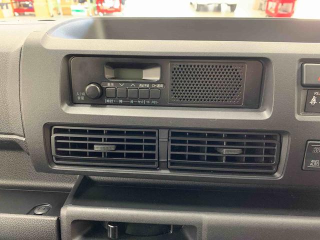 ハイゼットカーゴＤＸ　４ＷＤキーレスエントリー・マニュアルエアコン・スマートアシスト・アイドリングストップ・オートライト・オートマチックハイビーム・ＡＭ，ＦＭラジオ・両側スライドドア（群馬県）の中古車