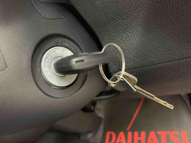 ハイゼットカーゴＤＸ　４ＷＤキーレスエントリー・マニュアルエアコン・スマートアシスト・アイドリングストップ・オートライト・オートマチックハイビーム・ＡＭ，ＦＭラジオ・両側スライドドア（群馬県）の中古車