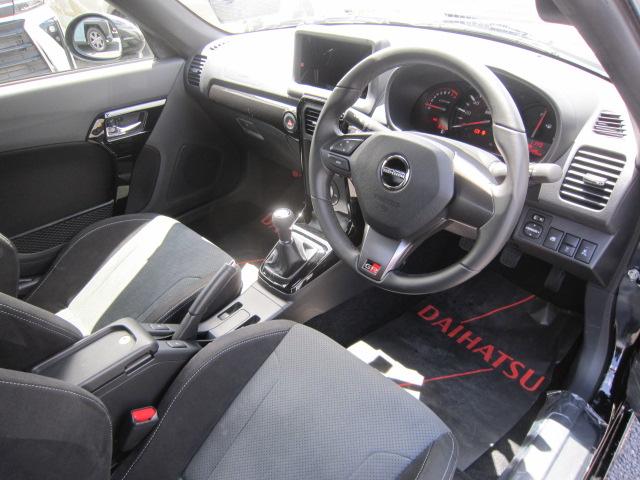 コペンＧＲ　スポーツマニュアル車　ターボエンジン　キーフリーシステム　運転席助手席シートヒーター　オートライト　ＬＥＤヘッドライト　フォグランプ　電動ルーフ開閉　盗難防止システム　衝突安全ボディ（栃木県）の中古車