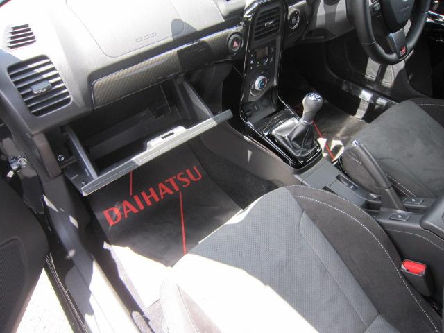 コペンＧＲ　スポーツマニュアル車　ターボエンジン　キーフリーシステム　運転席助手席シートヒーター　オートライト　ＬＥＤヘッドライト　フォグランプ　電動ルーフ開閉　盗難防止システム　衝突安全ボディ（栃木県）の中古車