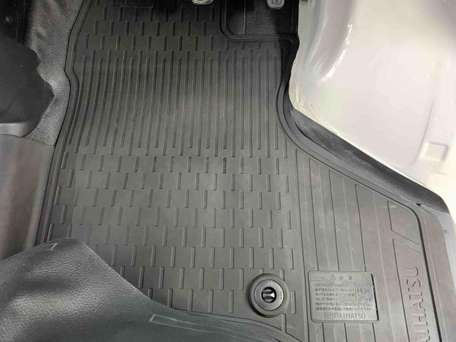 ハイゼットカーゴＤＸ　２ＷＤ２ＷＤ　ＣＶＴ　スマートアシスト　衝突回避支援ブレーキ　オートライト　オートマチックハイビーム　キーレス　オーバーヘッドシェルフ　ユースフルナット　ＡＭ／ＦＭラジオ（群馬県）の中古車