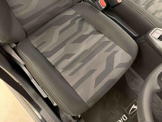 タフトＧ　ダーククロムベンチャー　２ＷＤ　走行３７６キロプッシュボタンスタート　キーフリー　スマートアシスト　ＬＥＤヘッドライト　オートライト　シートヒーター　アイドリングストップ　オートエアコン　電動格納式ドアミラー　ガラスルーフ　電動パーキングブレーキ（群馬県）の中古車