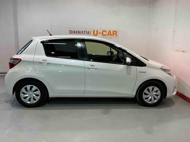 ヴィッツハイブリッドＦナビゲーション　バックカメラ　ＬＥＤヘッドライト　オートライト　スマートキー（栃木県）の中古車