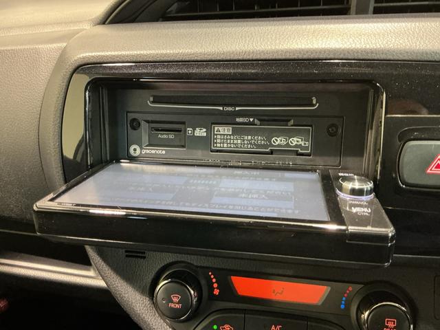 ヴィッツハイブリッドＦナビゲーション　バックカメラ　ＬＥＤヘッドライト　オートライト　スマートキー（栃木県）の中古車