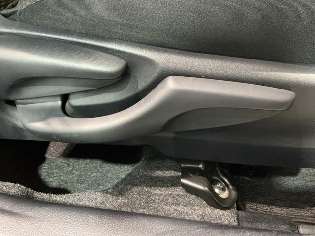 ヴィッツハイブリッドＦナビゲーション　バックカメラ　ＬＥＤヘッドライト　オートライト　スマートキー（栃木県）の中古車