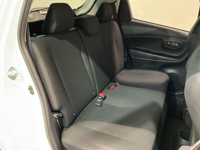 ヴィッツハイブリッドＦナビゲーション　バックカメラ　ＬＥＤヘッドライト　オートライト　スマートキー（栃木県）の中古車