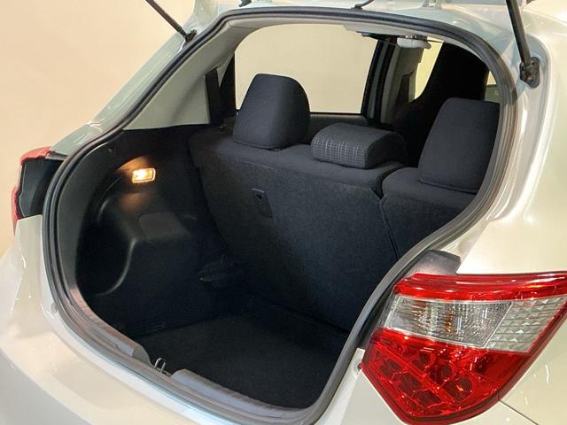 ヴィッツハイブリッドＦナビゲーション　バックカメラ　ＬＥＤヘッドライト　オートライト　スマートキー（栃木県）の中古車