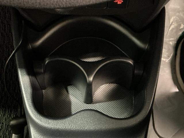 ヴィッツハイブリッドＦナビゲーション　バックカメラ　ＬＥＤヘッドライト　オートライト　スマートキー（栃木県）の中古車