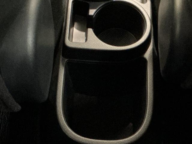 ヴィッツハイブリッドＦナビゲーション　バックカメラ　ＬＥＤヘッドライト　オートライト　スマートキー（栃木県）の中古車