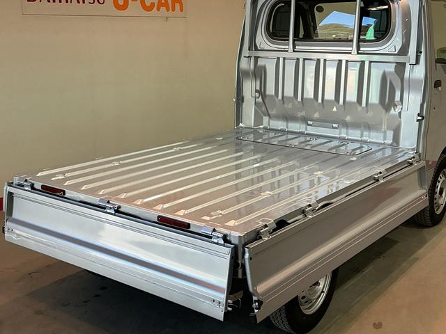 ハイゼットトラックスタンダード 農用スペシャルWエアバッグ 車線逸脱警報 エコアイドル 切替4WD 衝突回避支援ブレーキ機能 パワーステアリング 運転席エアバッグ エアコン ESC オートハイビーム ABS 衝突安全ボディ(栃木県)の中古車