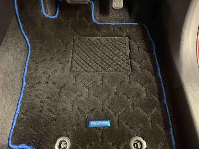 ロッキープレミアムG HEV 2WDLEDヘッドライト・ディスプレイオーディオ・ドライブレコーダー・オートライト・オートマチックハイビーム・プッシュスタートボタン・オートエアコン・電動パーキングブレーキ・スマートアシスト(群馬県)の中古車