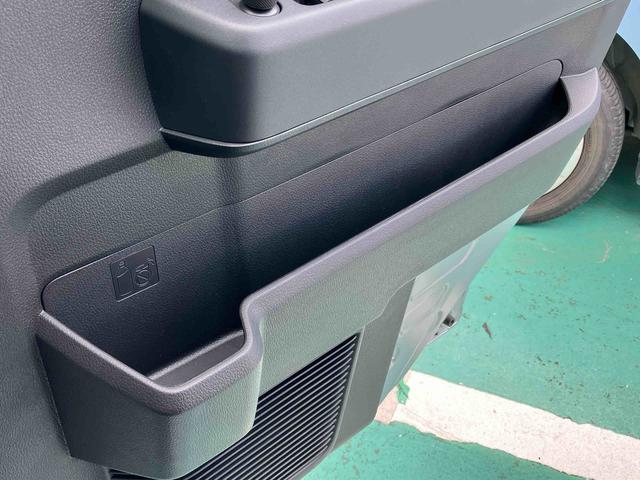 ハイゼットカーゴクルーズターボ　ＬＥＤヘッドライト　ＬＥＤフォグランプＬＥＤルームランプ　ＬＥＤ荷室ランプ　カーペットマット　オーディオレス　キーフリーキー２個　フロントパワーウインドー　リヤスモークガラス　リヤシートヘッドレスト付き　リヤシート左右分割格納　電格ミラー（東京都）の中古車