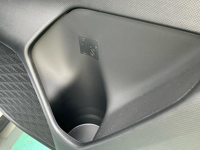 ロッキープレミアムＧ　ＨＥＶ　純正ナビ　ＥＴＣ　ドライブレコーダー保証　新車保証・まごころ保証　１年間・走行距離無制限付き　純正ナビ　ＥＴＣ車載器　ドライブレコーダー　アダプティブクルーズコントロール　ＬＥＤヘッドランプ　前席シートヒーター　キーフリーシステム（東京都）の中古車