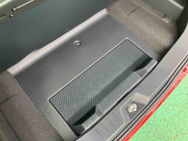 トールカスタムＧ　９インチディスプレイオーディオ　パノラマモニター保証　新車保証・まごころ保証　１年間・走行距離無制限付き・９インチディスプレイオーディオ装備・ＬＥＤヘッドライト装備・パノラマカメラ装備（東京都）の中古車