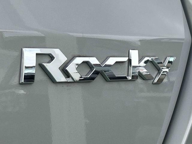 ロッキーX HEV 9インチディスプレイオーディオ装備保証 新車保証・まごころ保証 1年間・走行距離無制限付き・9インチディスプレイオーディオ装備・LEDヘッドライト装備・シートヒーター装備(東京都)の中古車