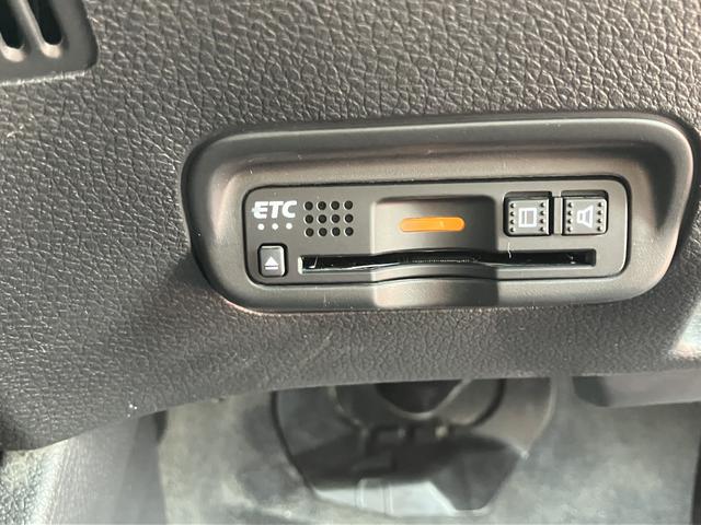 ヴェゼルＸ・ホンダセンシング　ナビ　バックカメラ　ＥＴＣ　ＣＤ再生保証１年間・距離無制限付き　ＦＭ／ＡＭラジオ　ＡＣＣ　電動格納ミラー　パワーウィンドウ　運転席シートリフト　電動パーキングブレーキ　オートブレーキホールド機能　ＵＳＢ入力端子（東京都）の中古車