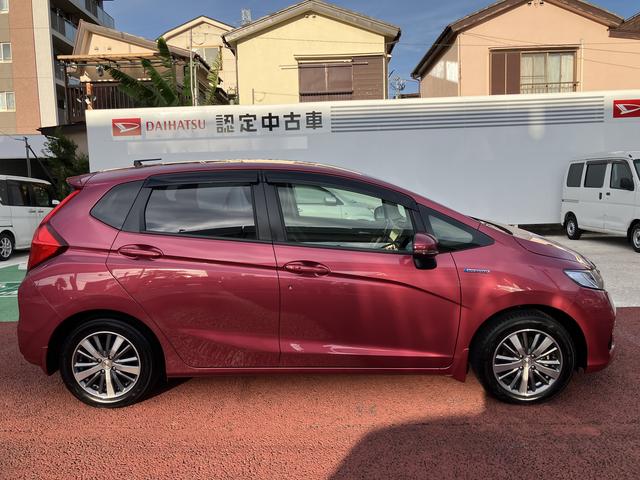 フィットハイブリッドＬ　ホンダセンシング　ナビ　バックカメラ　ＥＴＣ　フルセグ保証１年間・距離無制限付き　ＦＭ／ＡＭラジオ　電動格納ミラー　パワーウィンドウ　ステアリングリモコン　オートポール　運転席シートリフト　ＵＳＢ入力端子　純正１５インチアルミホイール　前方ドラレコ（東京都）の中古車