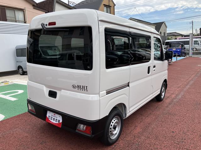 ハイゼットカーゴＤＸ　届出済み未使用車　ＬＥＤヘッドライト　キーフリー保証１年間・距離無制限付き　スライドドアイージークローザー　パワーウィンドウ　マニュアルエアコン　オーディオレス仕様　前後コーナーセンサー　最大積載量３５０Ｋｇ（東京都）の中古車