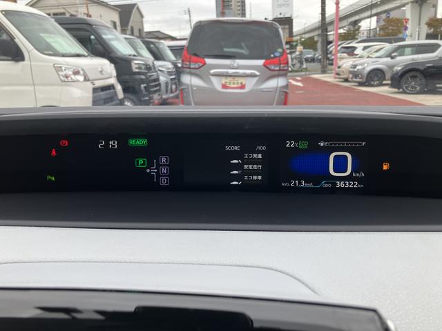 プリウスＳセーフティプラス　ナビ　バックカメラ　ＥＴＣ２．０　ＡＣＣ保証１年間・距離無制限付き　オートハイビーム　ドライブレコーダー　ヘッドアップディスプレイ　前後コーナーセンサー　電動格納ミラー　全席オートパワーウィンドウ　運転席シートリフト　スマートキー（東京都）の中古車