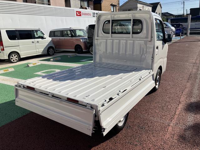 ハイゼットトラックスタンダード エアコン パワステ バックカメラ対応保証1年間・距離無制限付き オーディオレス仕様 ドリンクホルダー 三方開 スペアタイヤ 横滑り防止装置 誤発進抑制制御機能 衝突回避支援ブレーキ(東京都)の中古車