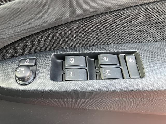 ステラカスタムR ナビ ETC Bluetoothオーディオ保証1年間・距離無制限付き フルセグ DVD再生 CD再生 USB入力端子 オートエアコン オートライト LEDヘッドライト 電動格納ミラー パワーウィンドウ キーフリー 運転席シートリフト(東京都)の中古車