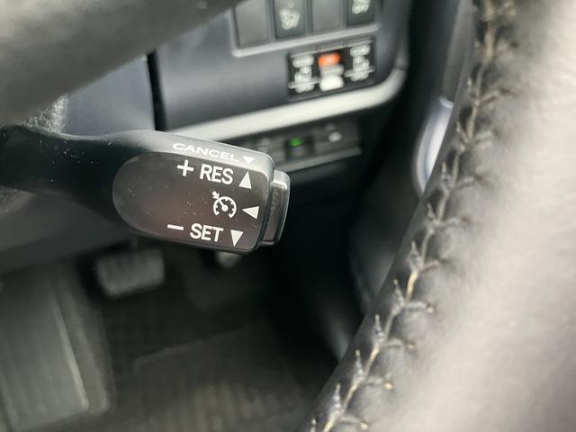 ヴォクシーハイブリッドV 9インチナビ バックカメラ ETC フルセグ保証1年間・距離無制限付き 後席モニター リヤオートエアコン シートヒーター Bluetoothオーディオ DVD再生 CD再生 7人乗りクルーズコントロール スマートキー 電動格納ミラー(東京都)の中古車