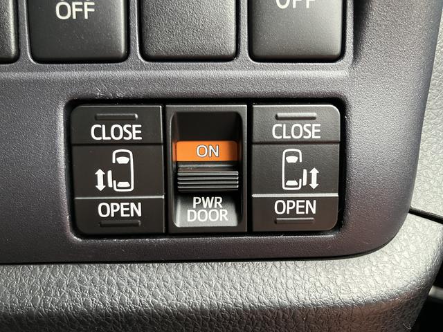 ヴォクシーハイブリッドV 9インチナビ バックカメラ ETC フルセグ保証1年間・距離無制限付き 後席モニター リヤオートエアコン シートヒーター Bluetoothオーディオ DVD再生 CD再生 7人乗りクルーズコントロール スマートキー 電動格納ミラー(東京都)の中古車